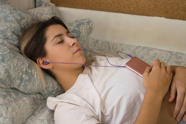 Nghe nhạc trước khi ngủ giúp bạn thư giãn tinh thần