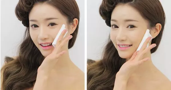 Nước hoa hồng giúp làm sạch da, giảm mụn và khóa ẩm