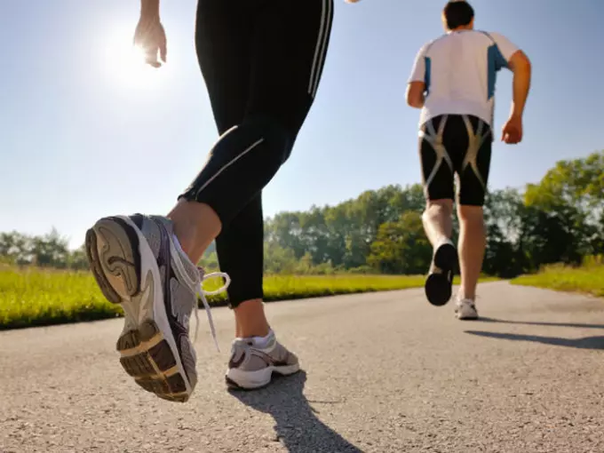 Nguy cơ rối loạn cương dương tăng 40% ở nam giới có sải bước chân ngắn
