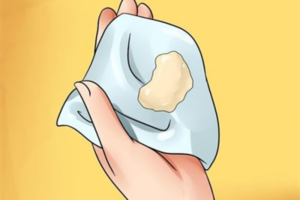 Dịch tiết âm đạo bất thường kèm mùi hôi là triệu chứng điển hình của bệnh