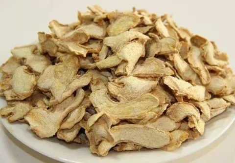 Can khương giúp làm ấm đường tiêu hóa, bổ gan thận