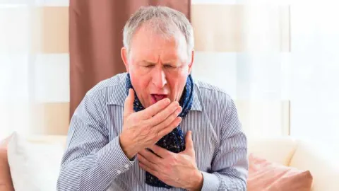 Bệnh nhân COPD thường xuyên bị ho khạc đờm