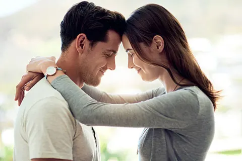 Chia sẻ mọi khó khăn với người bạn đời sẽ giúp bạn thoải mái hơn