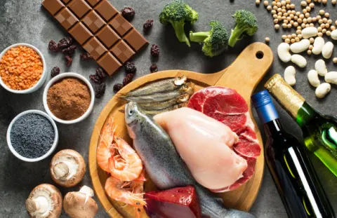 Người bệnh gút nên hạn chế ăn thực phẩm làm tăng mạnh axit uric máu