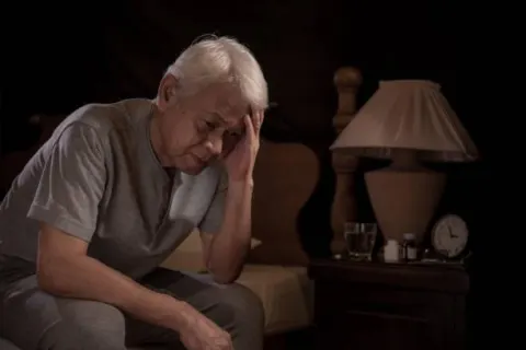Giải pháp khắc phục chứng rối loạn giấc ngủ ở người cao tuổi