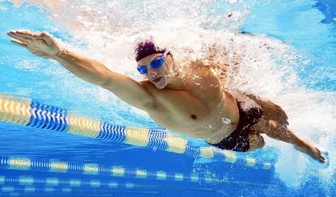 Nam giới nên bơi sải để tăng cường sinh lý