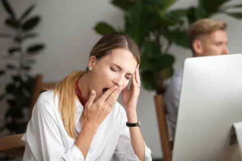Bệnh nhân sử dụng thuốc ngủ thường thấy mệt mỏi vào ban ngày.