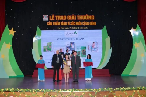 Công ty Botania vinh dự nhận cúp và bằng khen “Huy chương vàng vì sức khỏe cộng đồng”