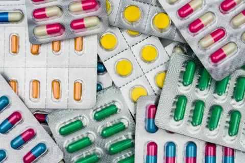 Lạm dùng kháng sinh dễ gây loạn khuẩn đường ruột