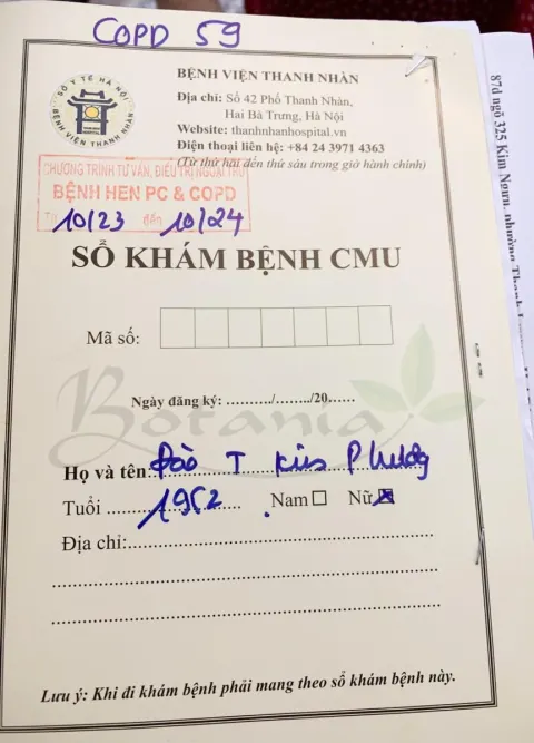 Bìa cuốn sổ theo dõi bệnh COPD của bác Phương tại bệnh viện Thanh Nhàn