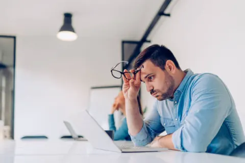 Bỏ thuốc lá đột ngột làm thay đổi tâm trạng, giảm khả năng tập trung và ghi nhớ