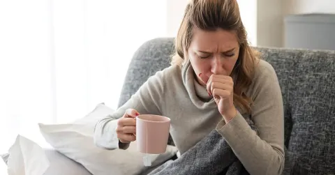 Chuyên gia giải đáp thắc mắc: Ho nhiều ngày không hết là bệnh gì?