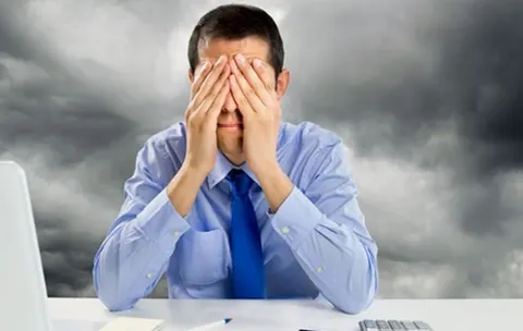 “Đồng tiền đi liền khúc ruột” – Cứ căng thẳng là đi ngoài