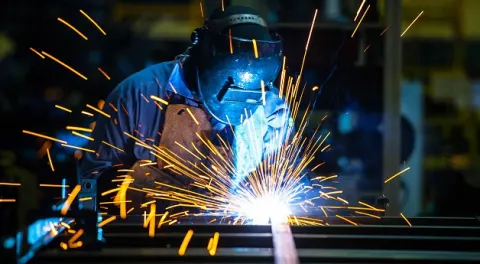Người làm nghề nghiệp nào có nguy cơ cao mắc bệnh viêm phế quản mãn tính?