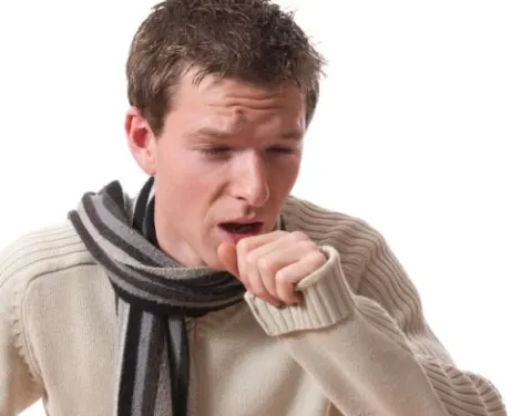 Khi thấy có dấu hiệu ho kéo dài thì bạn nên ngừng hút thuốc lá