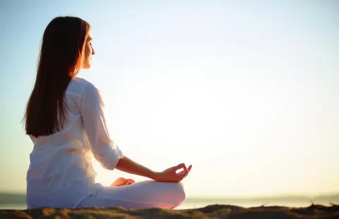 Yoga và sản phẩm BoniBaio cho bệnh viêm đại tràng, nên hay không?