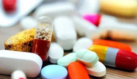 Thuốc tây y gây ra nhiều tác dụng phụ với người bệnh phì đại tuyến tiền liệt