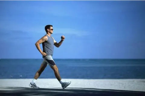 Giảm cân, đi bộ nhẹ nhàng khi không có cơn gút cấp
