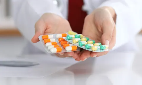 Liệu pháp tây y cho người bệnh viêm đại tràng mạn