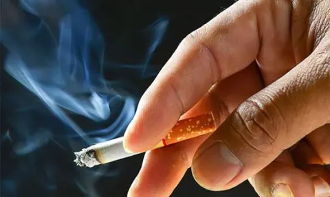 Hút thuốc lá khiến phổi bị nhiễm độc