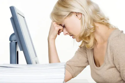 Bệnh mất ngủ làm suy giảm trí nhớ, giảm hiệu quả công việc của bạn