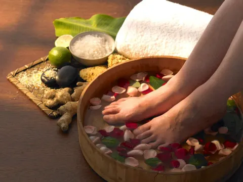 Ngâm chân nước gừng