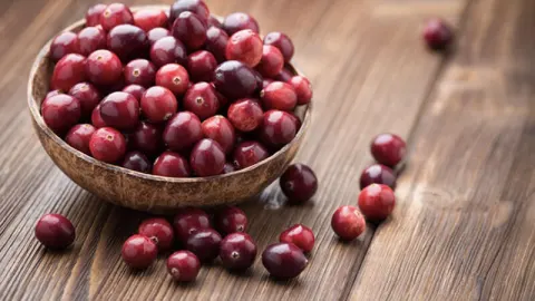 Nước ép cranberry giúp ngăn ngừa nhiễm trùng đường tiết niệu
